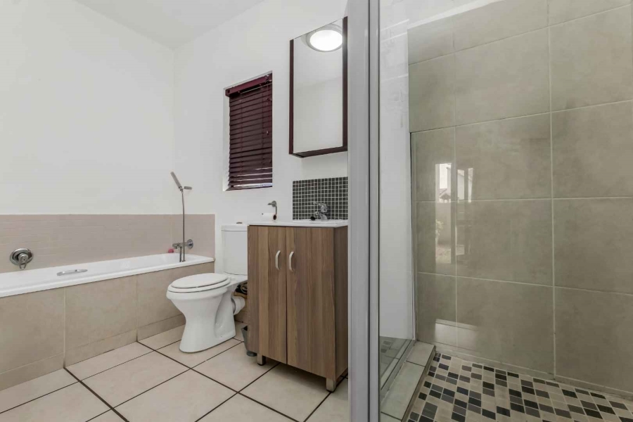 1 Bedroom Property for Sale in Broadacres Gauteng