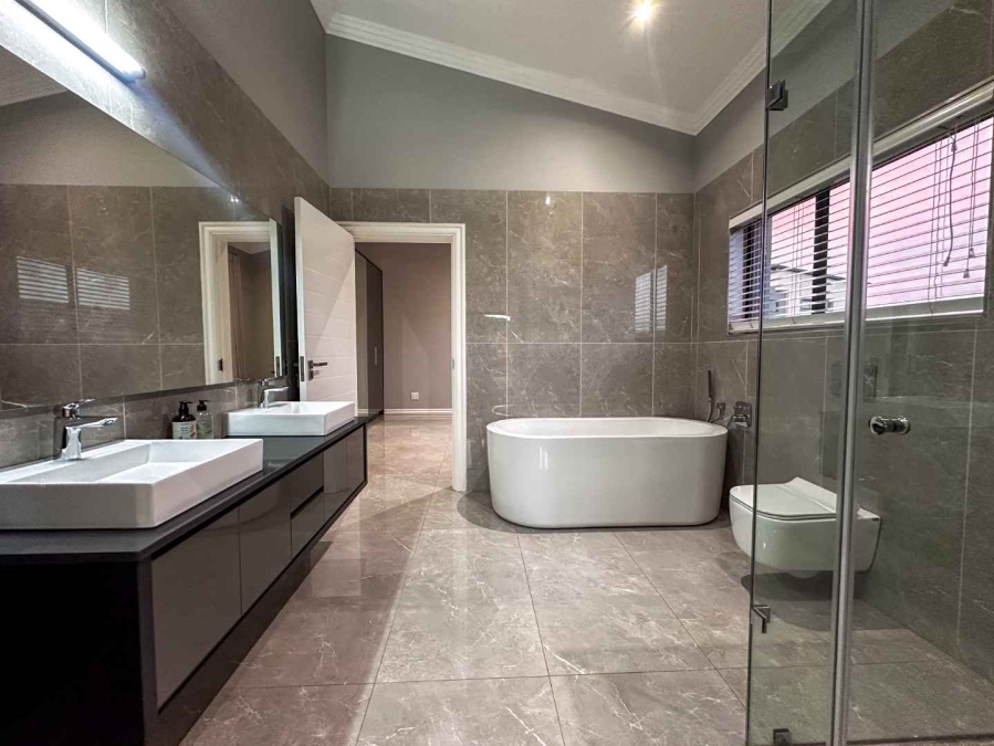 4 Bedroom Property for Sale in Eye of Africa Gauteng
