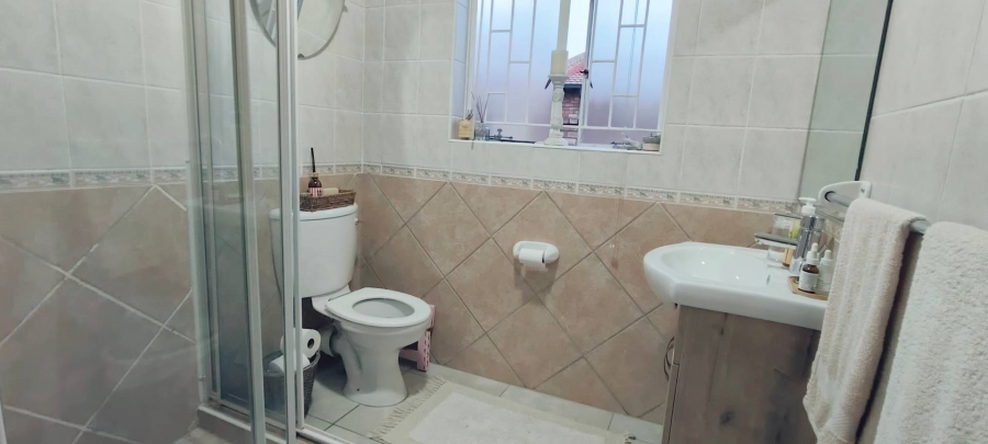 3 Bedroom Property for Sale in New Redruth Gauteng