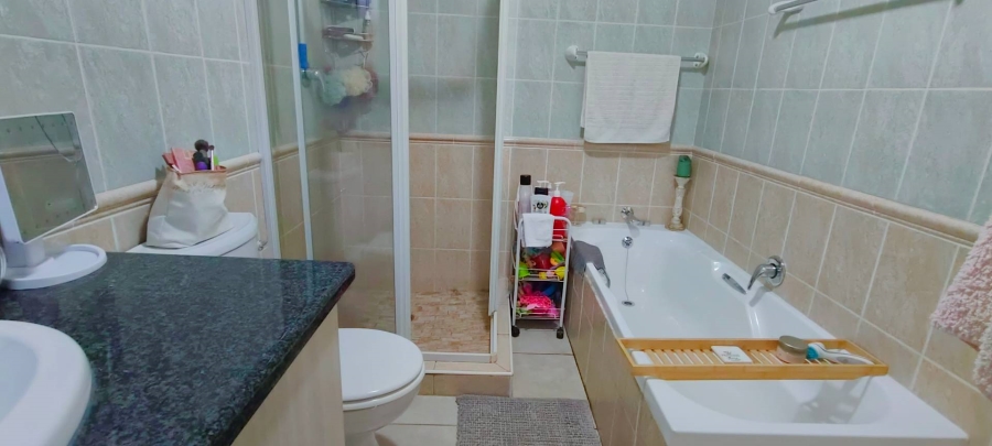 3 Bedroom Property for Sale in New Redruth Gauteng