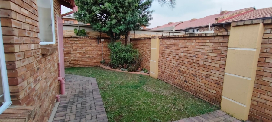 3 Bedroom Property for Sale in New Redruth Gauteng
