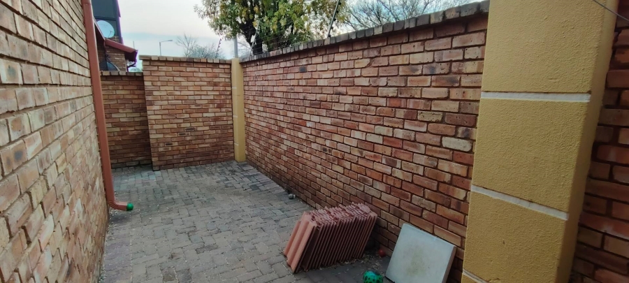 3 Bedroom Property for Sale in New Redruth Gauteng