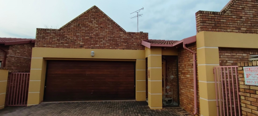 3 Bedroom Property for Sale in New Redruth Gauteng