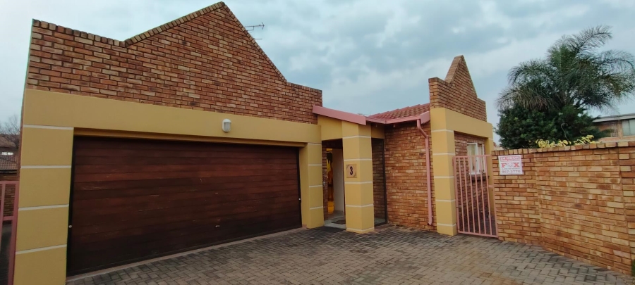3 Bedroom Property for Sale in New Redruth Gauteng