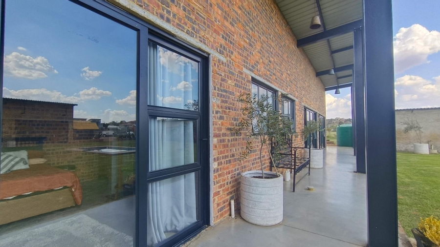 5 Bedroom Property for Sale in Blue Saddle Ranches Gauteng