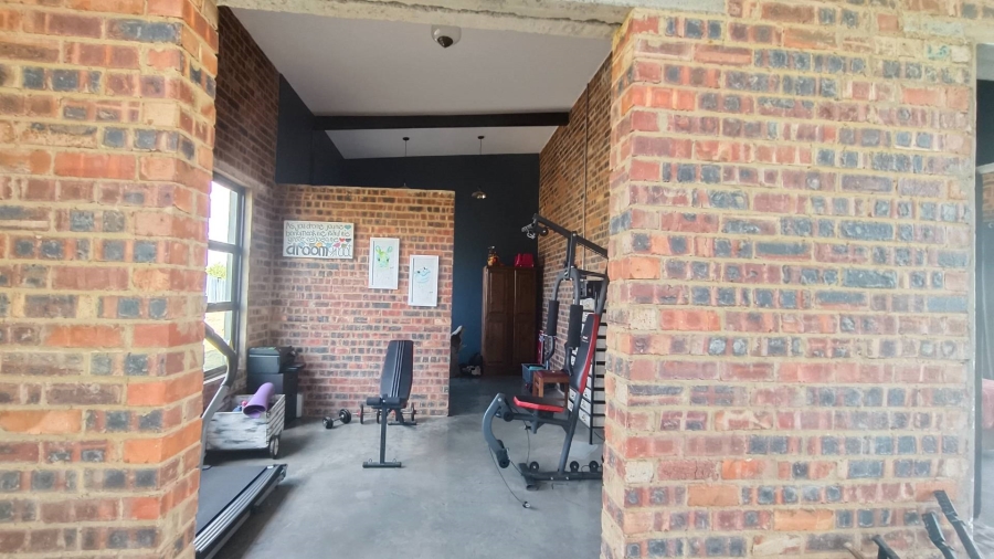 5 Bedroom Property for Sale in Blue Saddle Ranches Gauteng