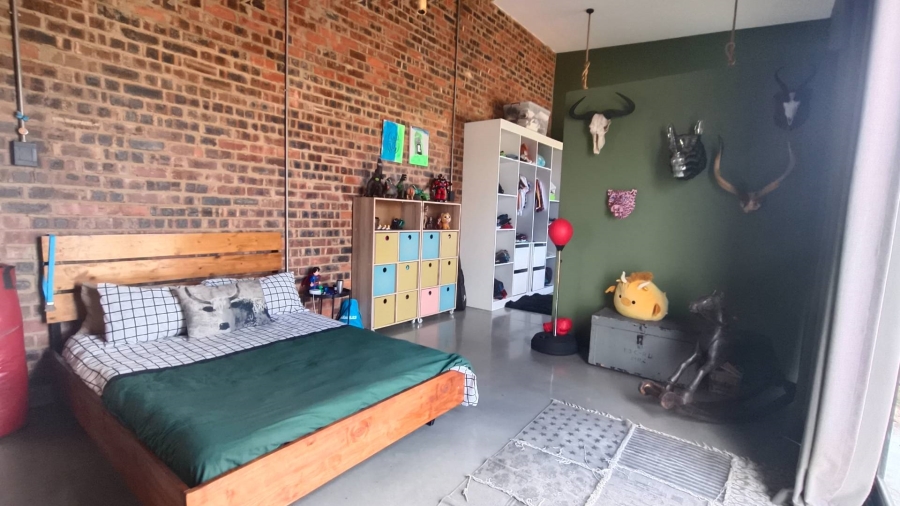 5 Bedroom Property for Sale in Blue Saddle Ranches Gauteng