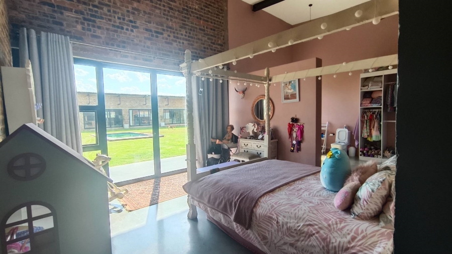 5 Bedroom Property for Sale in Blue Saddle Ranches Gauteng