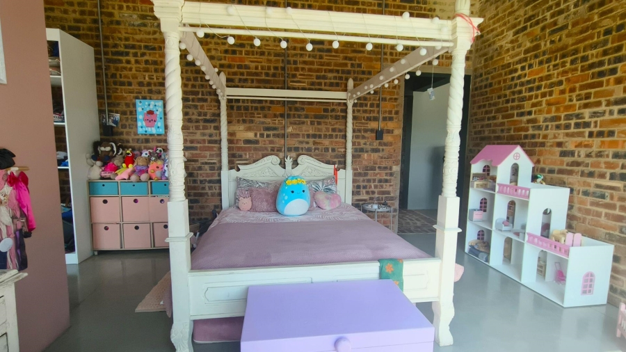 5 Bedroom Property for Sale in Blue Saddle Ranches Gauteng