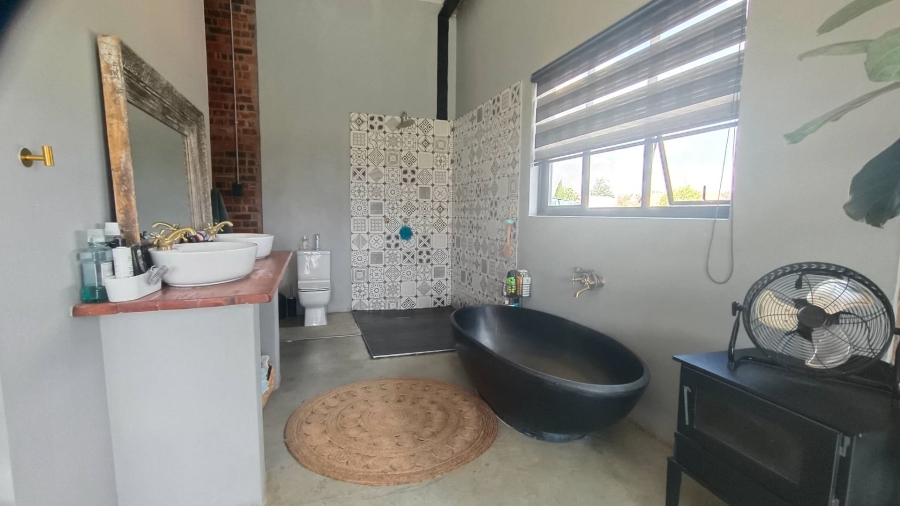 5 Bedroom Property for Sale in Blue Saddle Ranches Gauteng