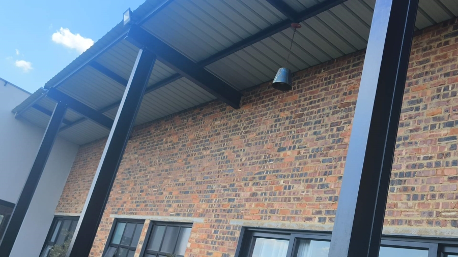 5 Bedroom Property for Sale in Blue Saddle Ranches Gauteng