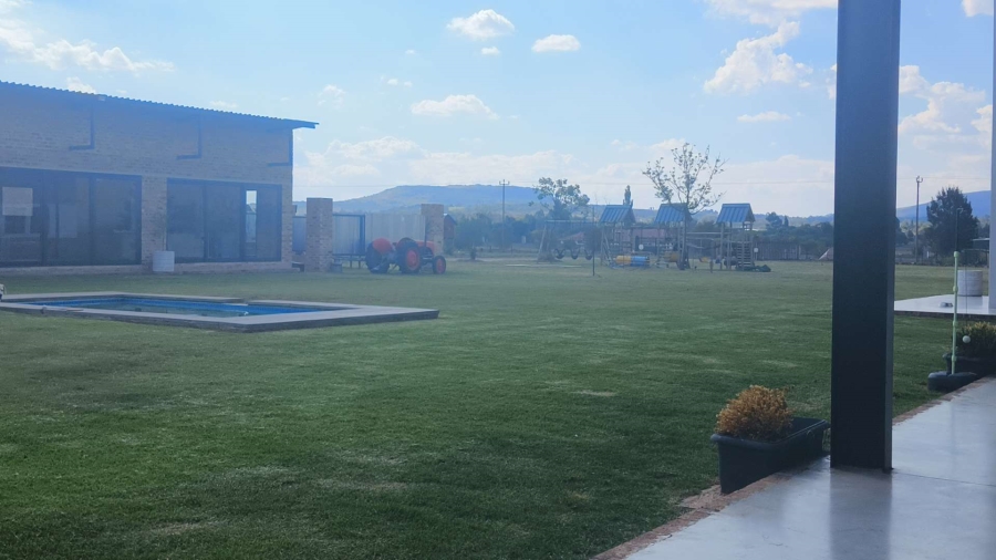 5 Bedroom Property for Sale in Blue Saddle Ranches Gauteng