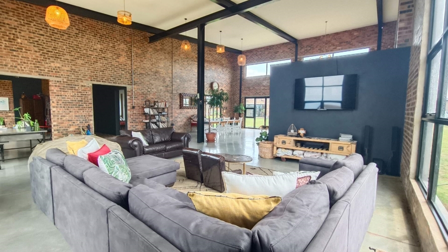 5 Bedroom Property for Sale in Blue Saddle Ranches Gauteng