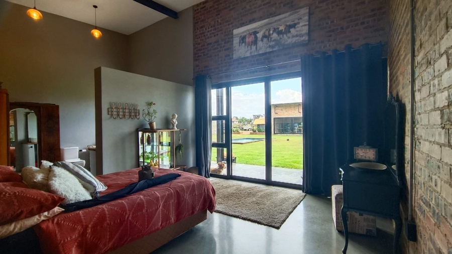 5 Bedroom Property for Sale in Blue Saddle Ranches Gauteng