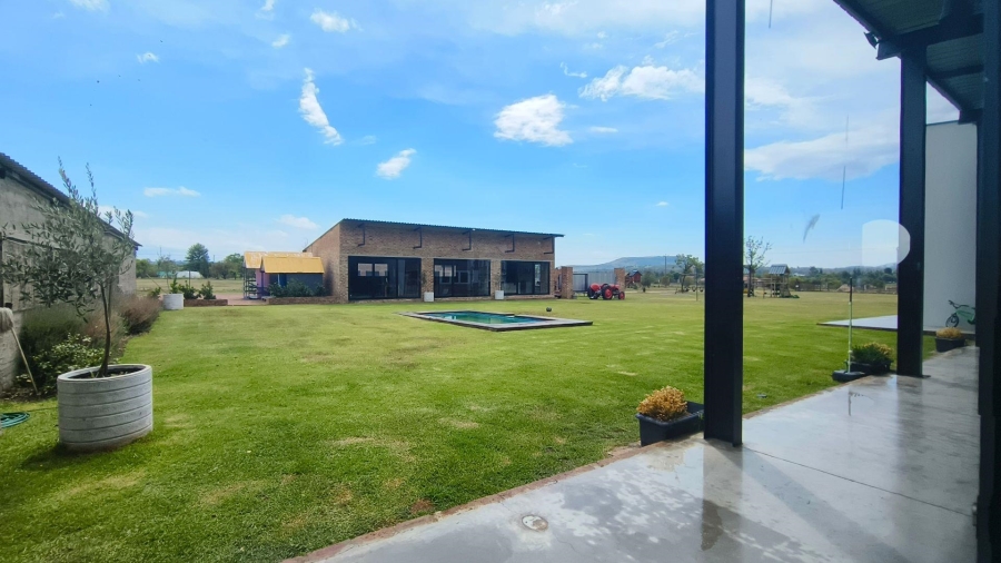 5 Bedroom Property for Sale in Blue Saddle Ranches Gauteng