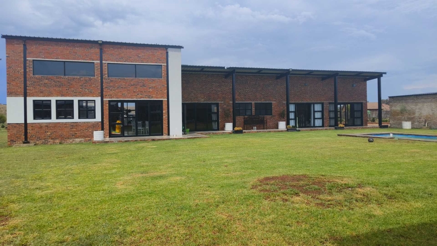 5 Bedroom Property for Sale in Blue Saddle Ranches Gauteng