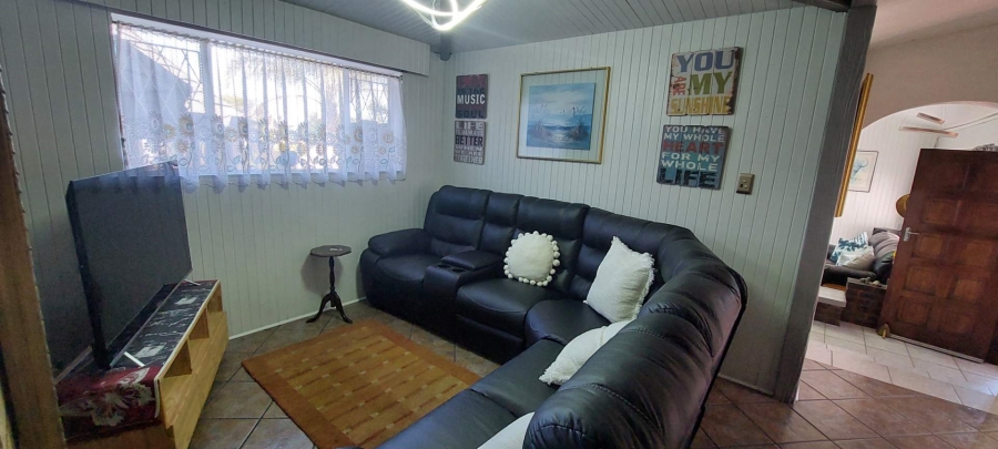 6 Bedroom Property for Sale in Verwoerdpark Gauteng