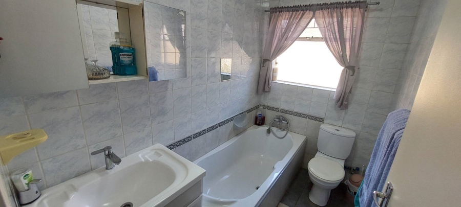 6 Bedroom Property for Sale in Verwoerdpark Gauteng
