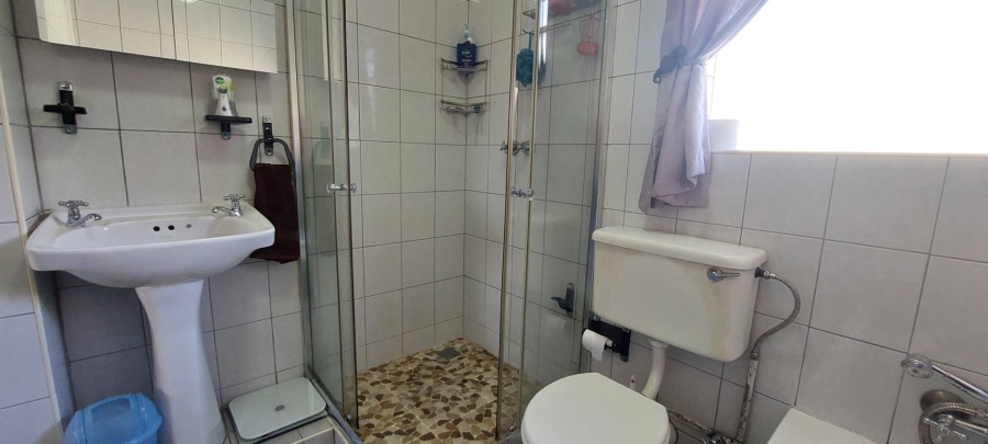 6 Bedroom Property for Sale in Verwoerdpark Gauteng