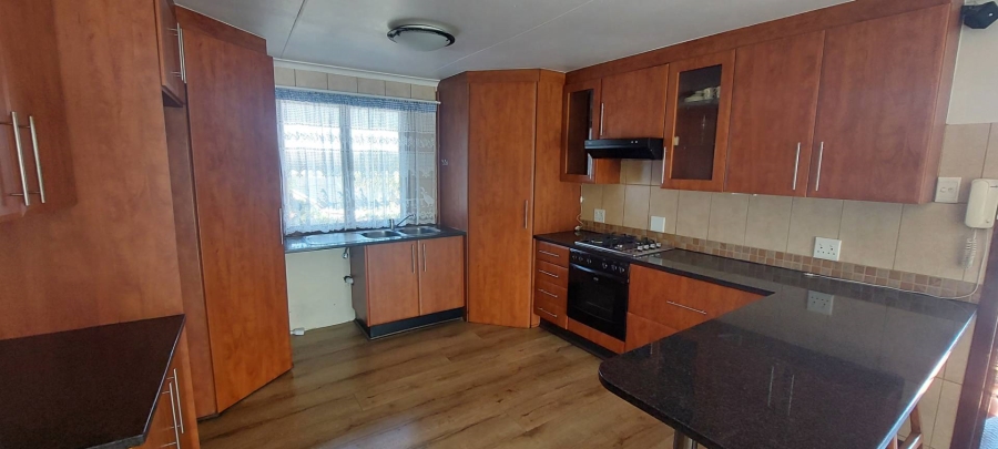 6 Bedroom Property for Sale in Verwoerdpark Gauteng