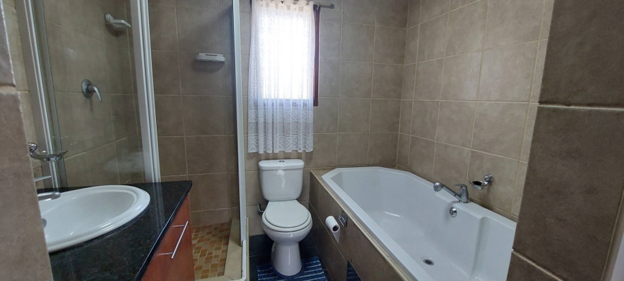 6 Bedroom Property for Sale in Verwoerdpark Gauteng