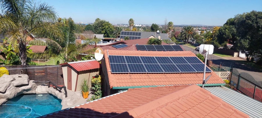 6 Bedroom Property for Sale in Verwoerdpark Gauteng