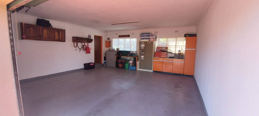 6 Bedroom Property for Sale in Verwoerdpark Gauteng