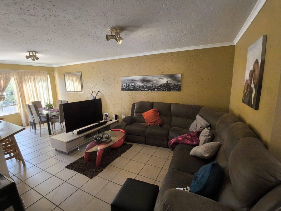 2 Bedroom Property for Sale in Birchleigh Gauteng