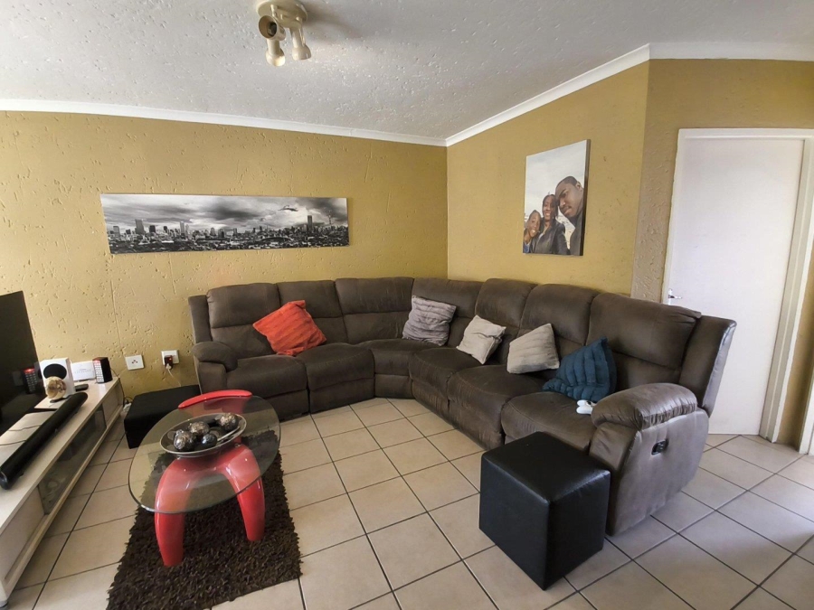 2 Bedroom Property for Sale in Birchleigh Gauteng