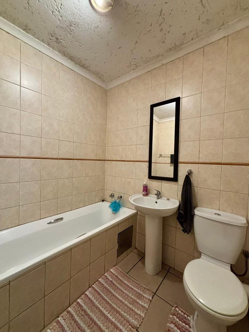 2 Bedroom Property for Sale in Birchleigh Gauteng