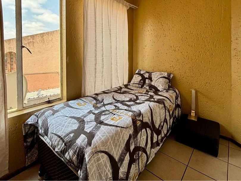 2 Bedroom Property for Sale in Birchleigh Gauteng