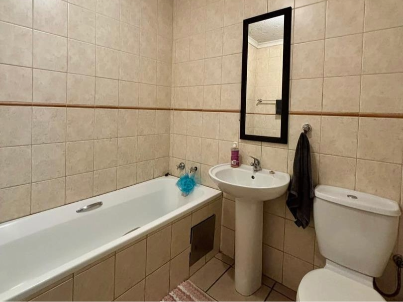 2 Bedroom Property for Sale in Birchleigh Gauteng