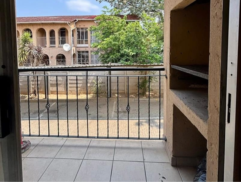 2 Bedroom Property for Sale in Birchleigh Gauteng