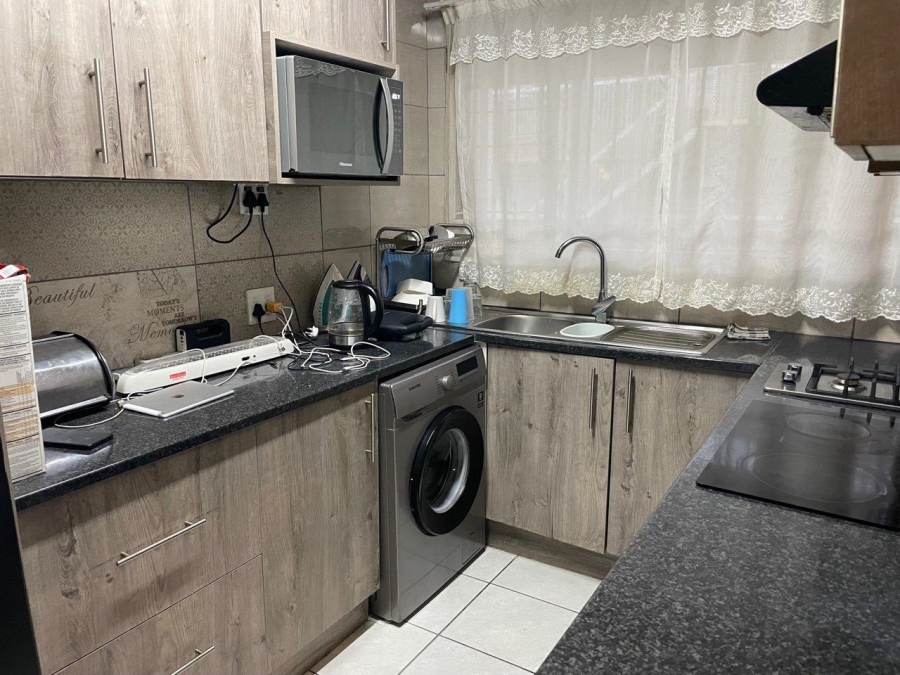 2 Bedroom Property for Sale in Florida Gauteng