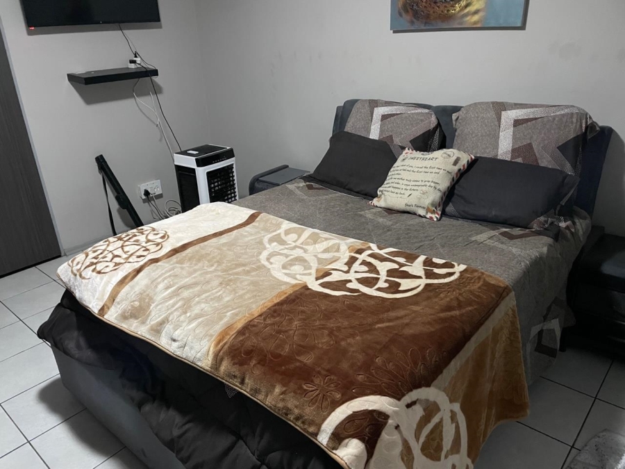 2 Bedroom Property for Sale in Florida Gauteng