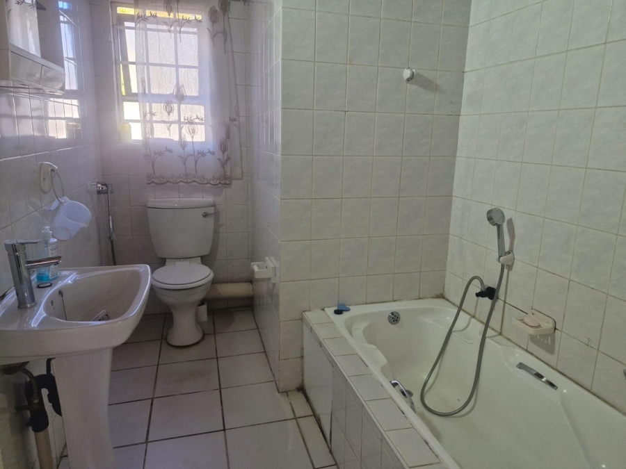 To Let 3 Bedroom Property for Rent in Morningside Gauteng