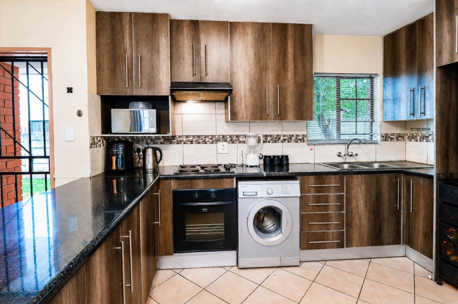 3 Bedroom Property for Sale in Noordwyk Gauteng