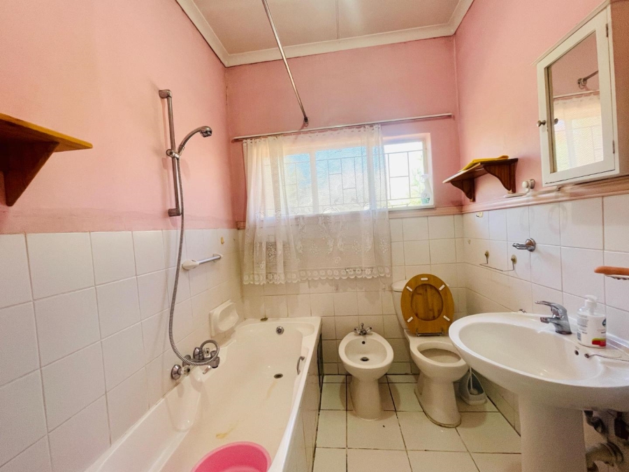 3 Bedroom Property for Sale in Garsfontein Gauteng