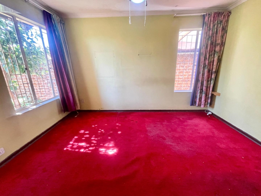3 Bedroom Property for Sale in Garsfontein Gauteng