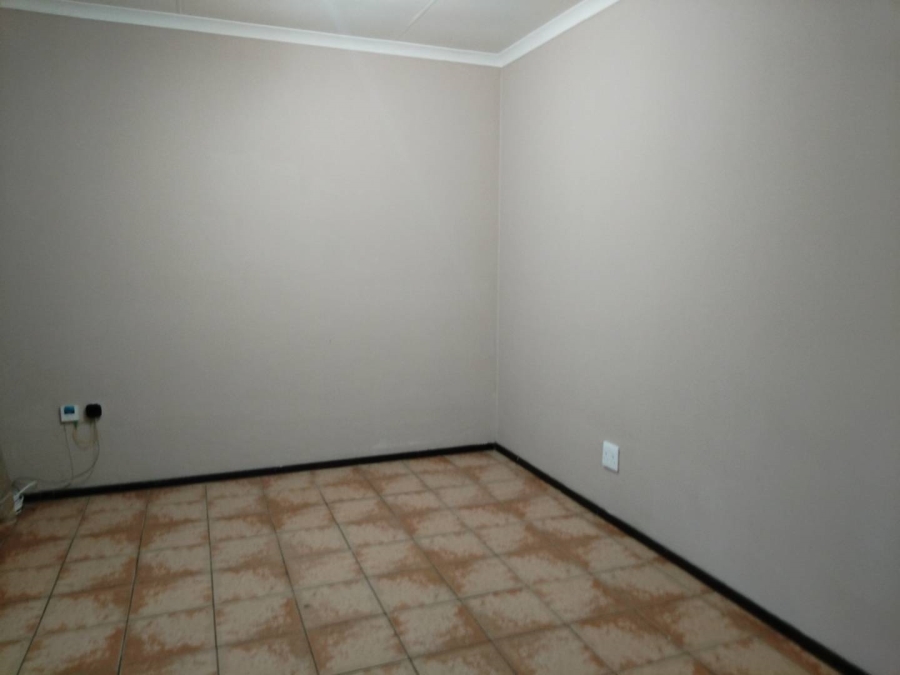 To Let 3 Bedroom Property for Rent in Sharon Park Gauteng