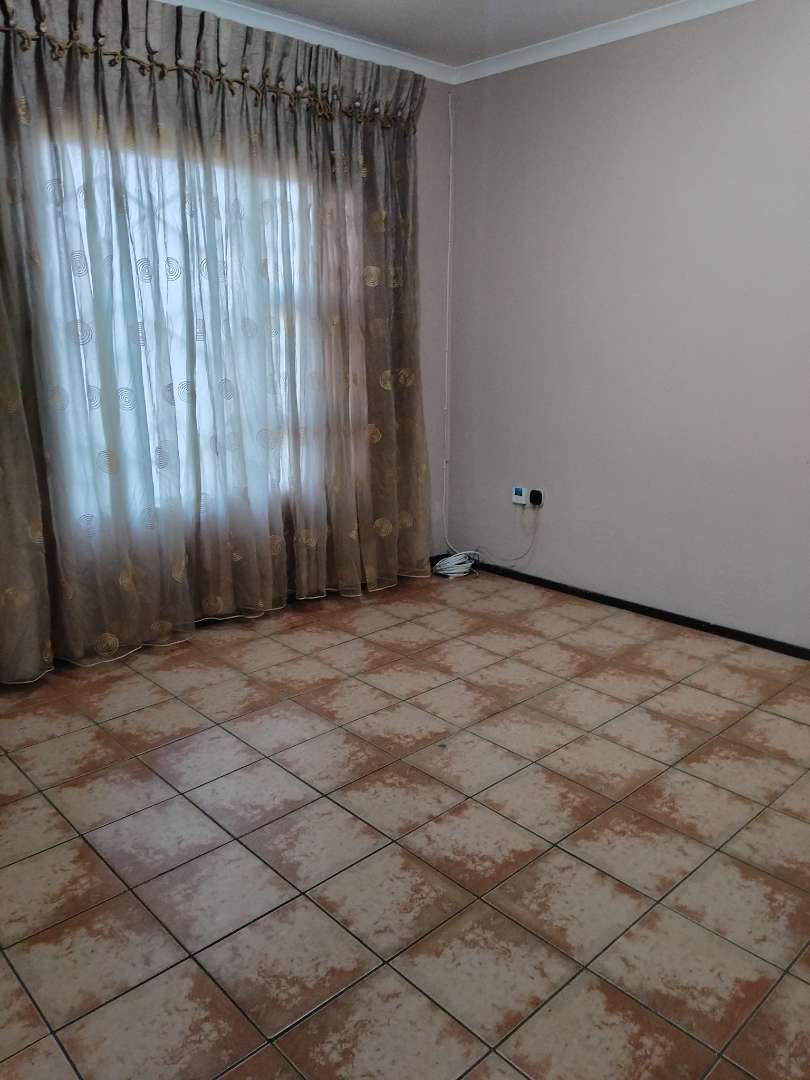 To Let 3 Bedroom Property for Rent in Sharon Park Gauteng