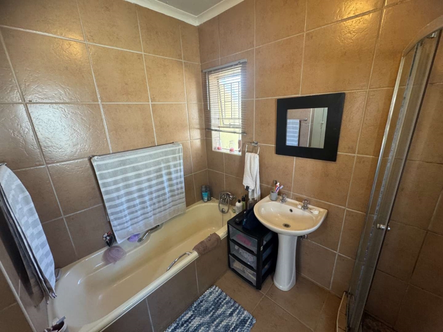 4 Bedroom Property for Sale in Randhart Gauteng