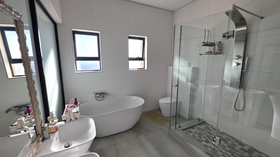 4 Bedroom Property for Sale in The Hills Game Reserve Estate Gauteng