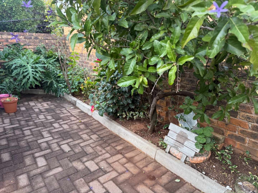 1 Bedroom Property for Sale in Noordheuwel Gauteng