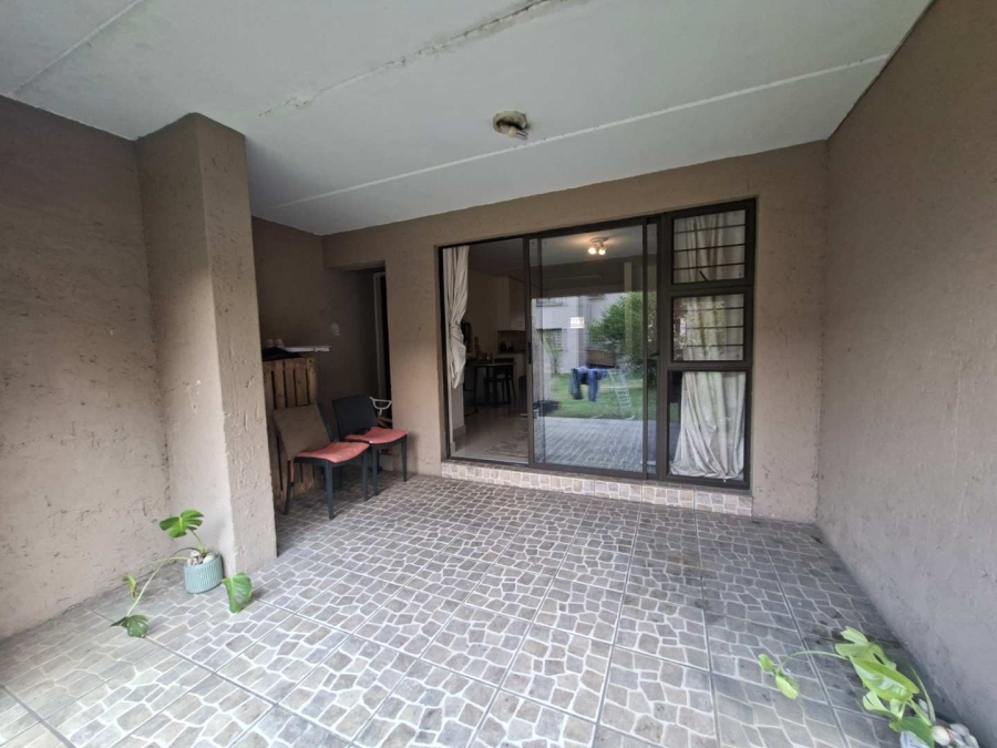 2 Bedroom Property for Sale in Buccleuch Gauteng