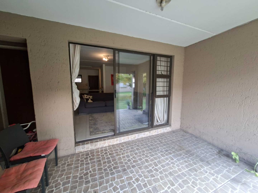 2 Bedroom Property for Sale in Buccleuch Gauteng