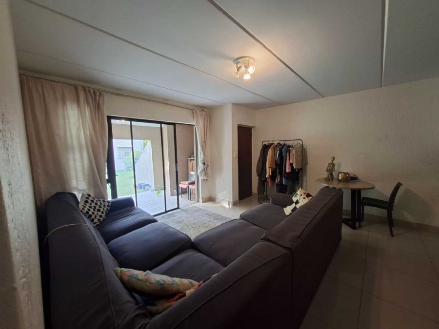 2 Bedroom Property for Sale in Buccleuch Gauteng