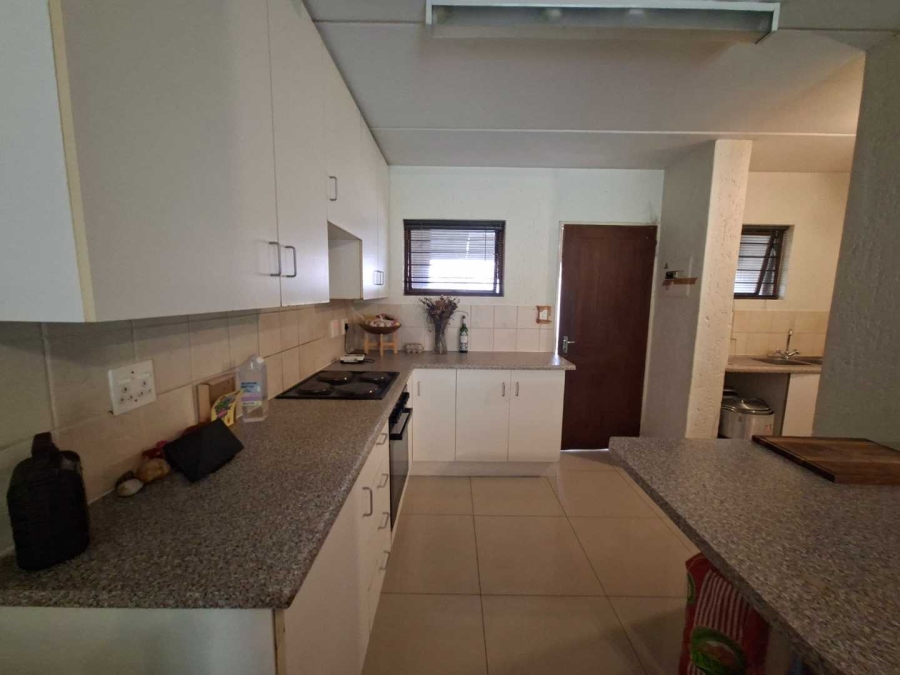 2 Bedroom Property for Sale in Buccleuch Gauteng