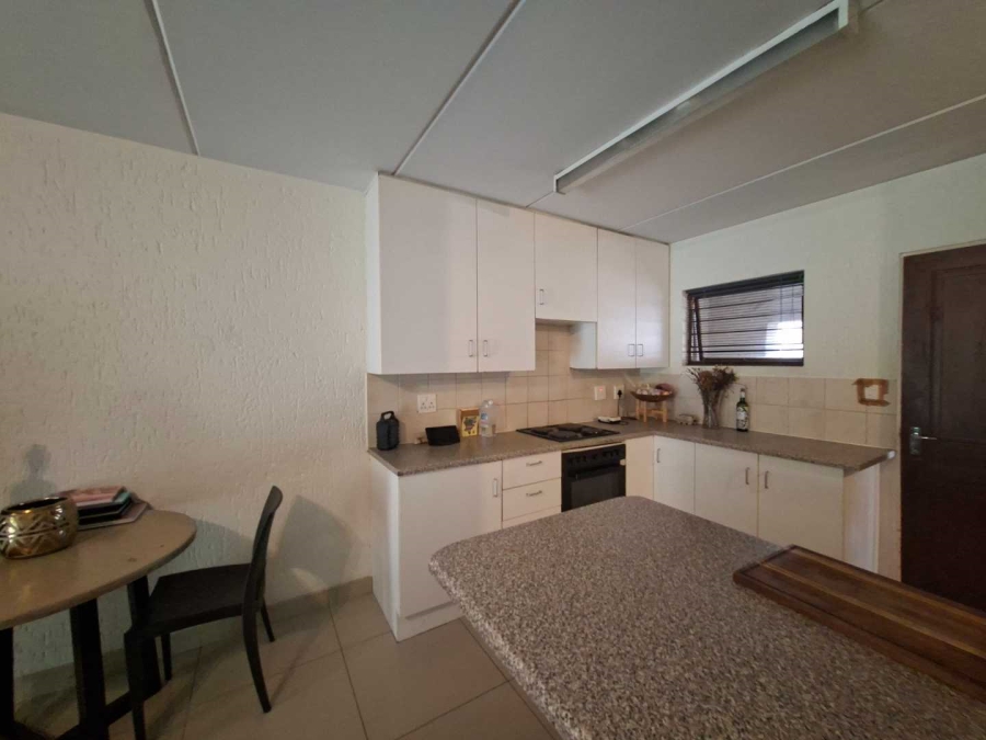 2 Bedroom Property for Sale in Buccleuch Gauteng