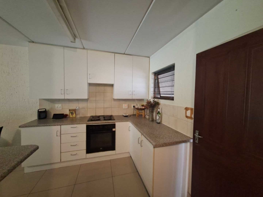 2 Bedroom Property for Sale in Buccleuch Gauteng